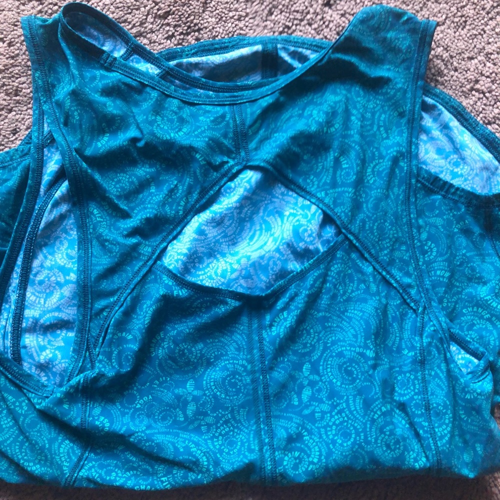 Lululemon muscle tank size 4